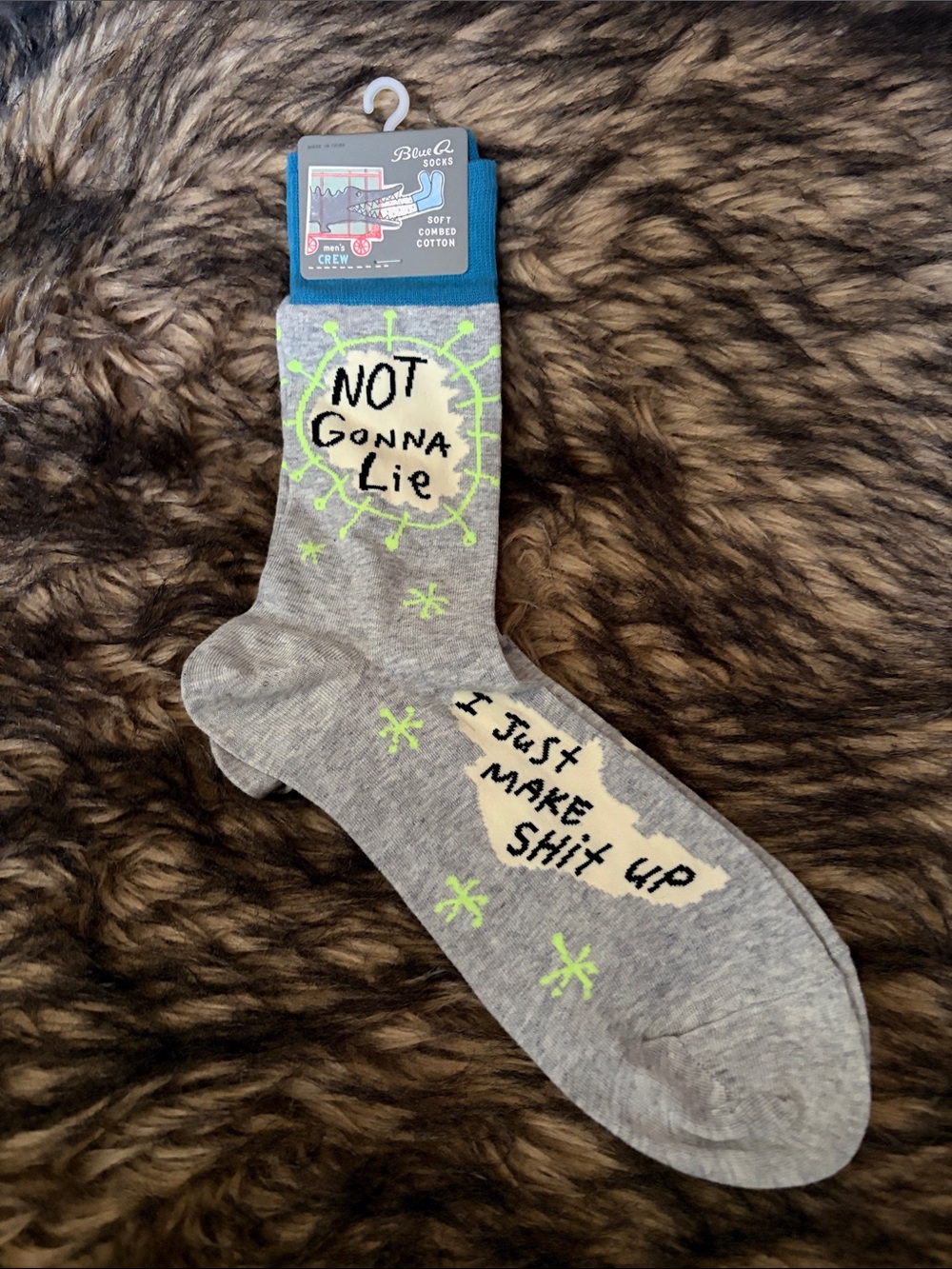 Blue Q Mens Crew Socks Not Gonna Lie I Just Make Sh*t Up Size 7-12 Gray New
